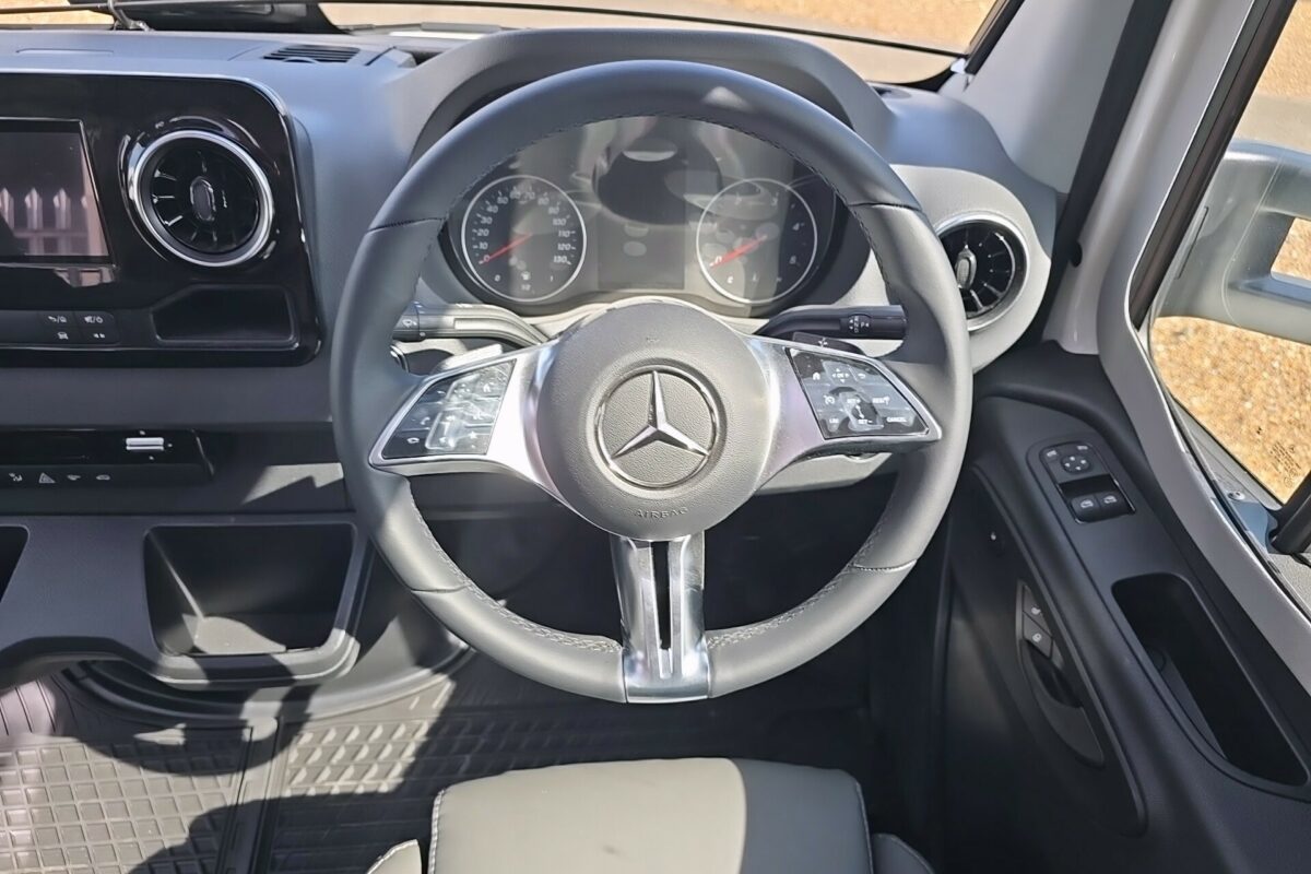 2025 SPORTIVO TM565 CAB