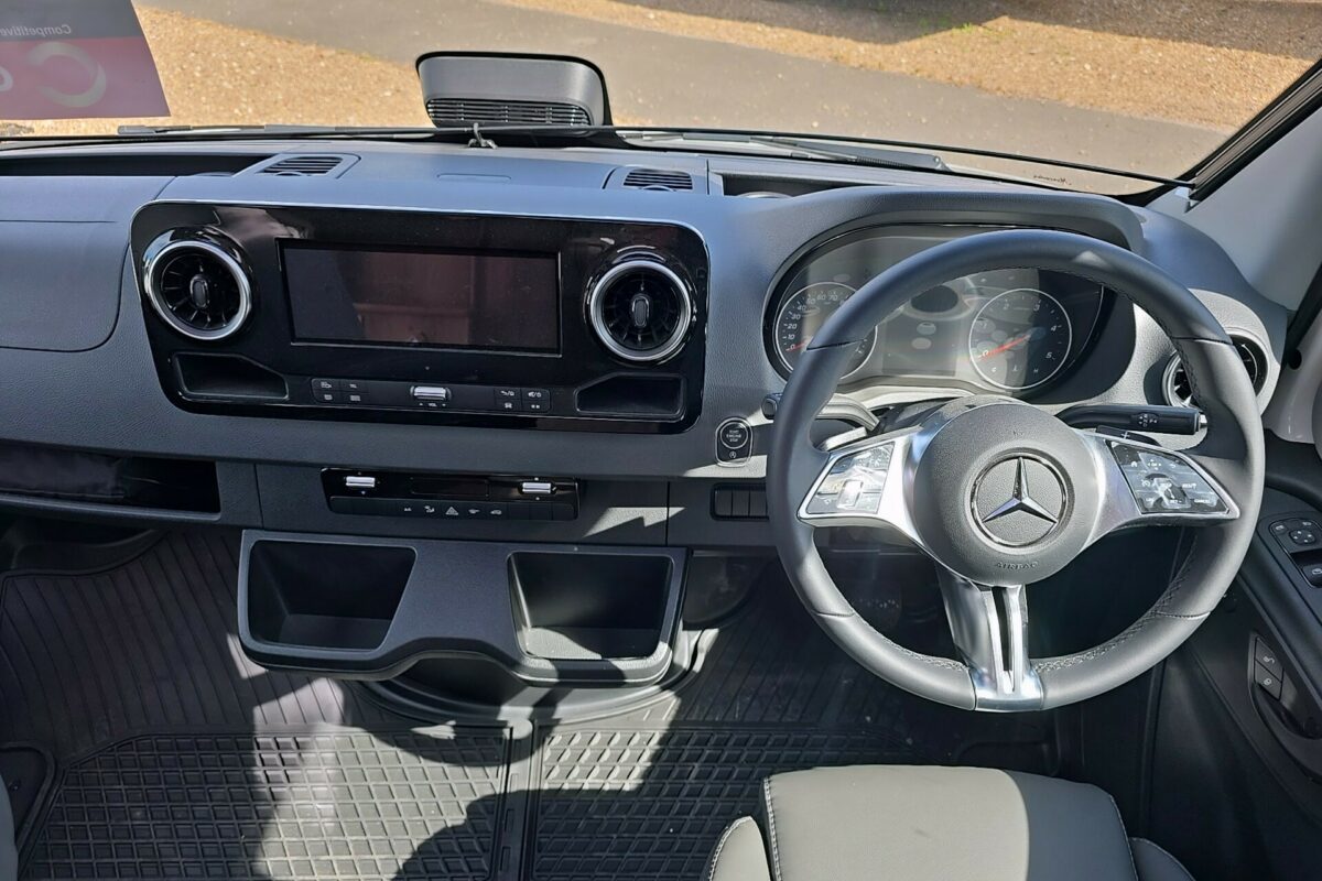 2025 SPORTIVO TM565 CAB