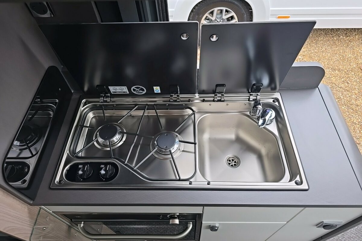 2025 CARRERA 194 KITCHEN