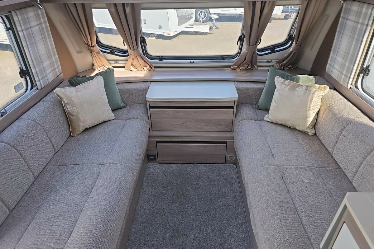 2023 SWIFT CHALLENGER 580 GRANDE SEATING