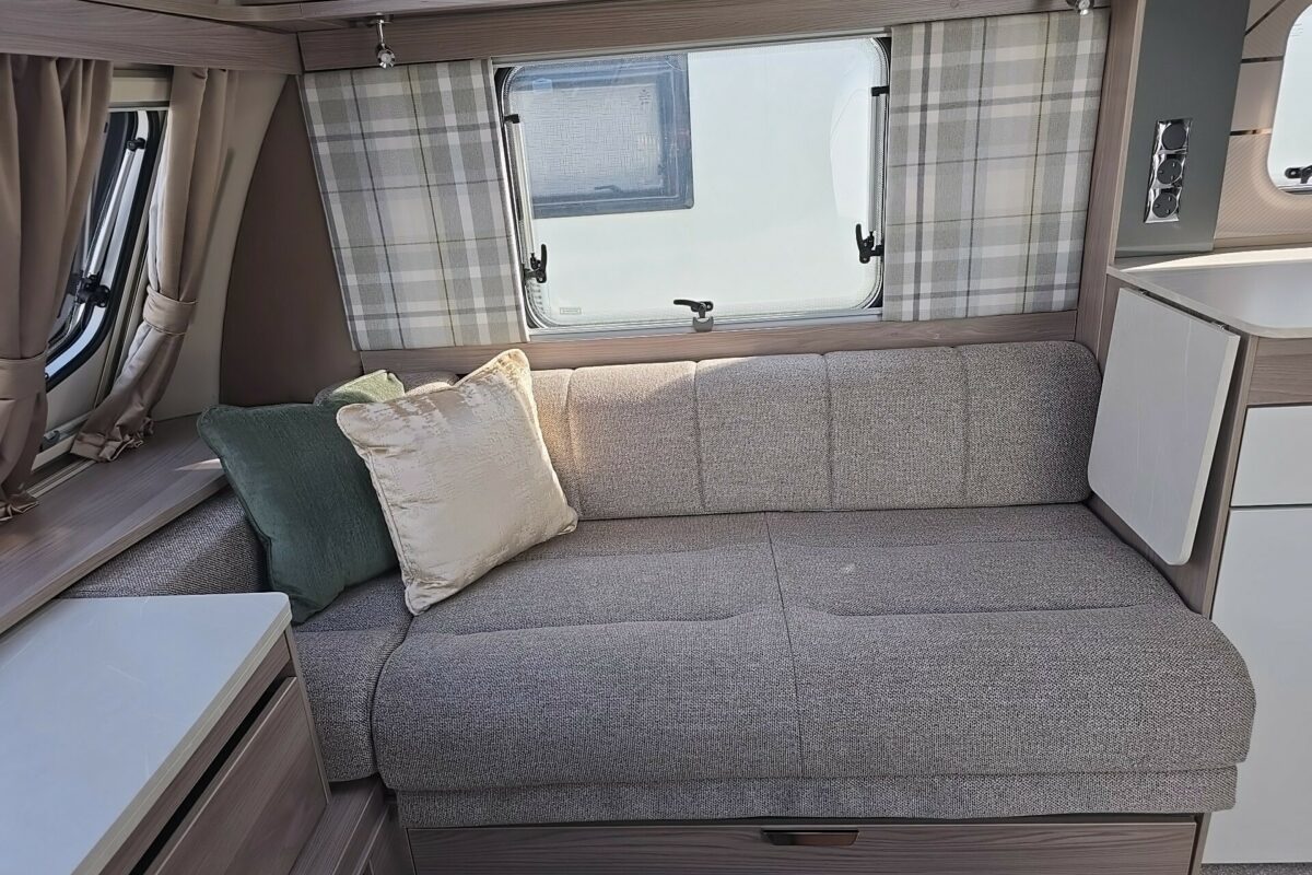 2023 SWIFT CHALLENGER 580 GRANDE SEAT
