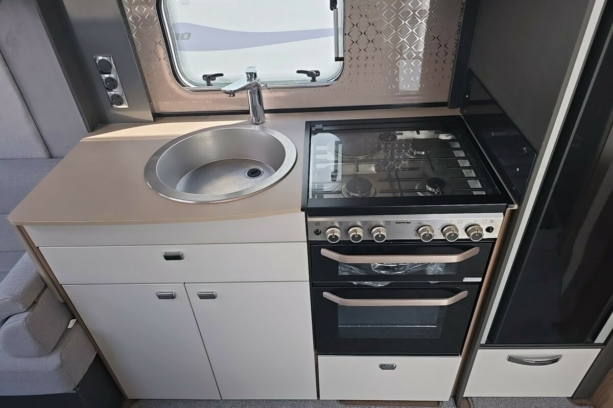 2022 BESSACARR BY DESIGN 495 KITCHEN