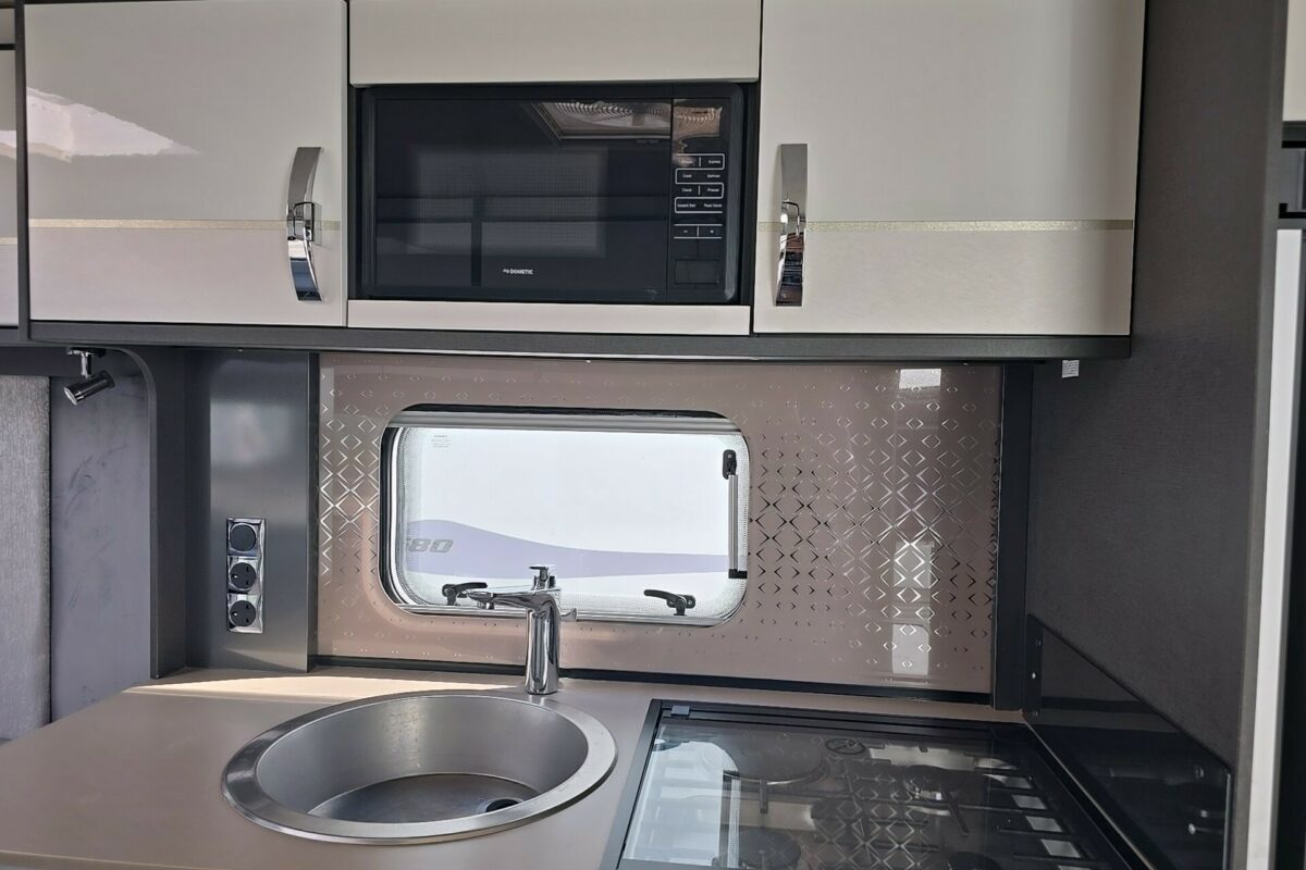 2022 BESSACARR BY DESIGN 495 MICROWAVE