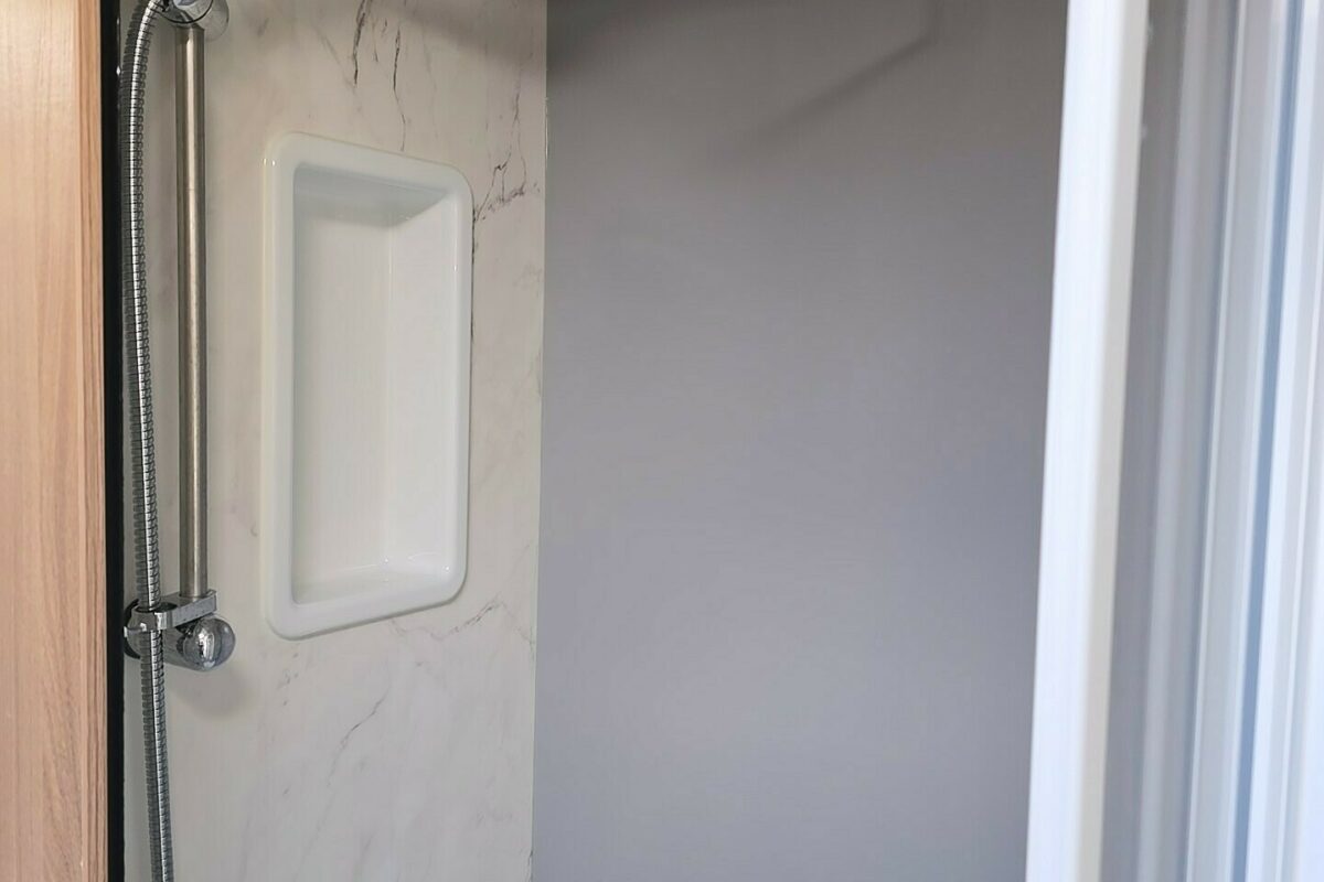 2022 BESSACARR BY DESIGN 495 SHOWER