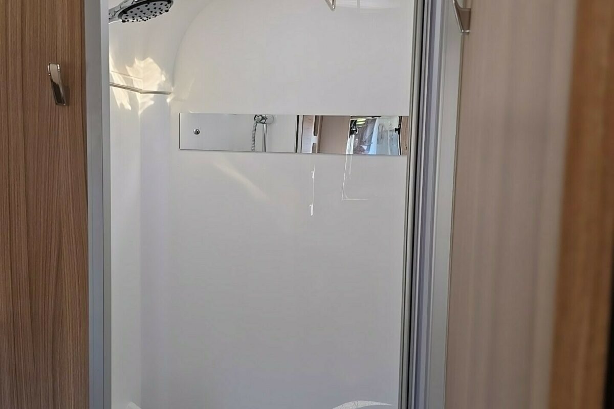 2024 BAILEY UNICORN CARTAGENA SHOWER