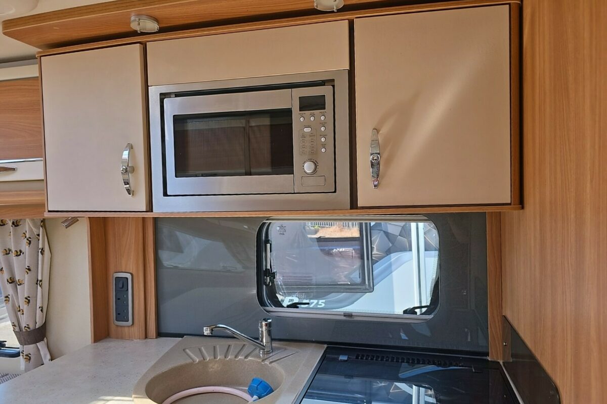 2013 SWIFT CHALLENGER 480 SE MICROWAVE