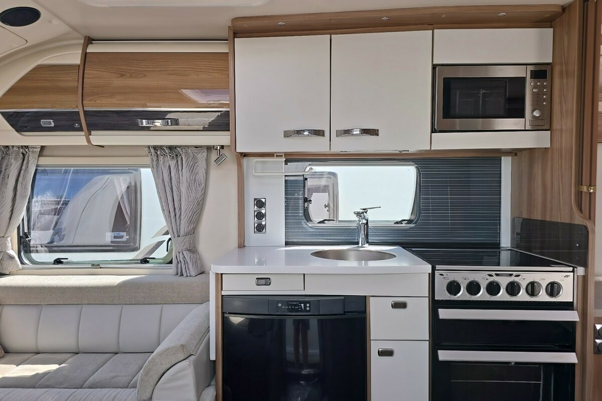 2018 BESSACARR 580 CAMEO ENTRANCE