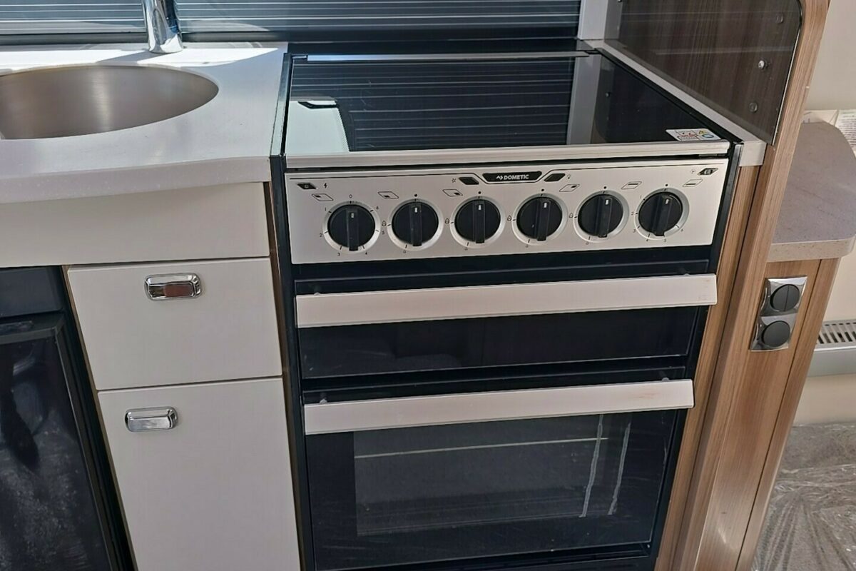 2018 BESSACARR 580 CAMEO COOKER