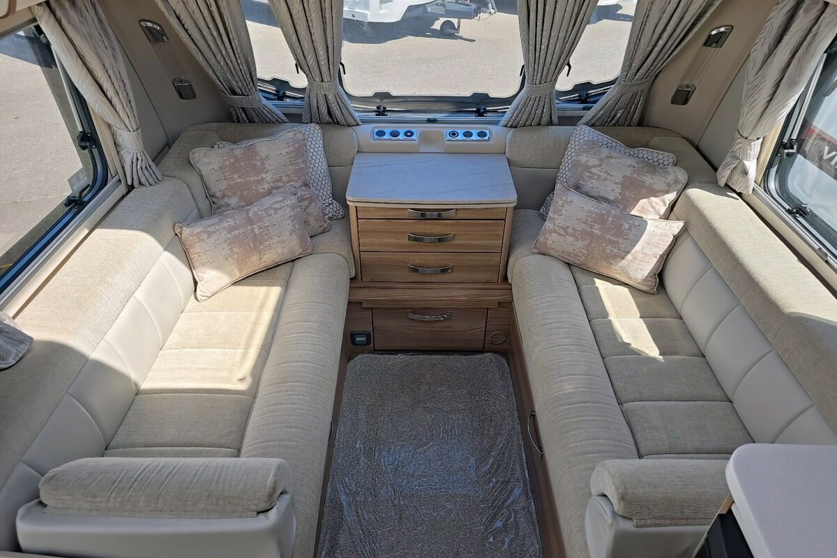 2018 BESSACARR 580 CAMEO SEATING