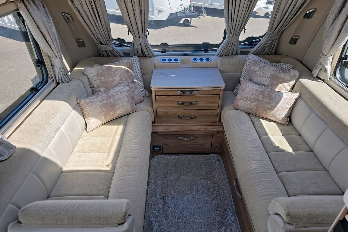 2018 BESSACARR 580 CAMEO SEATING