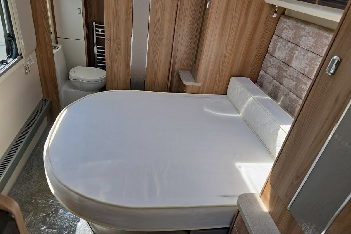 2018 BESSACARR 580 CAMEO BED