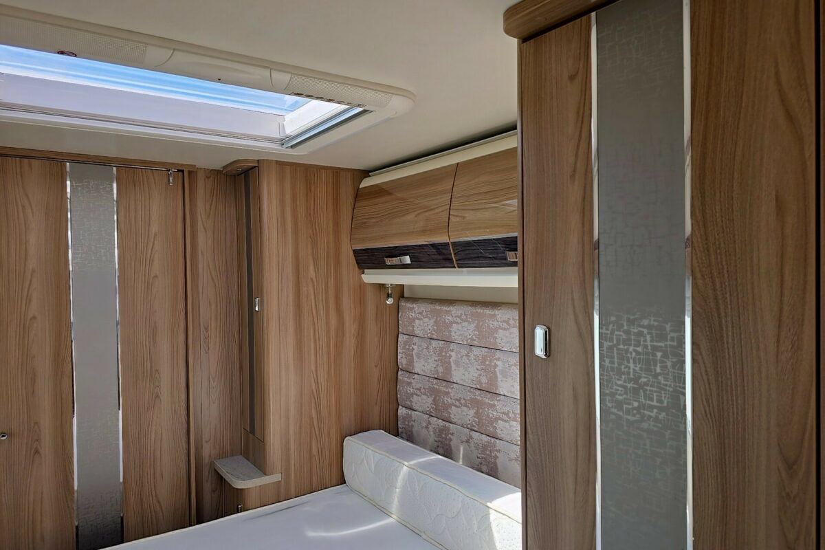 2018 BESSACARR 580 CAMEO BEDROOM