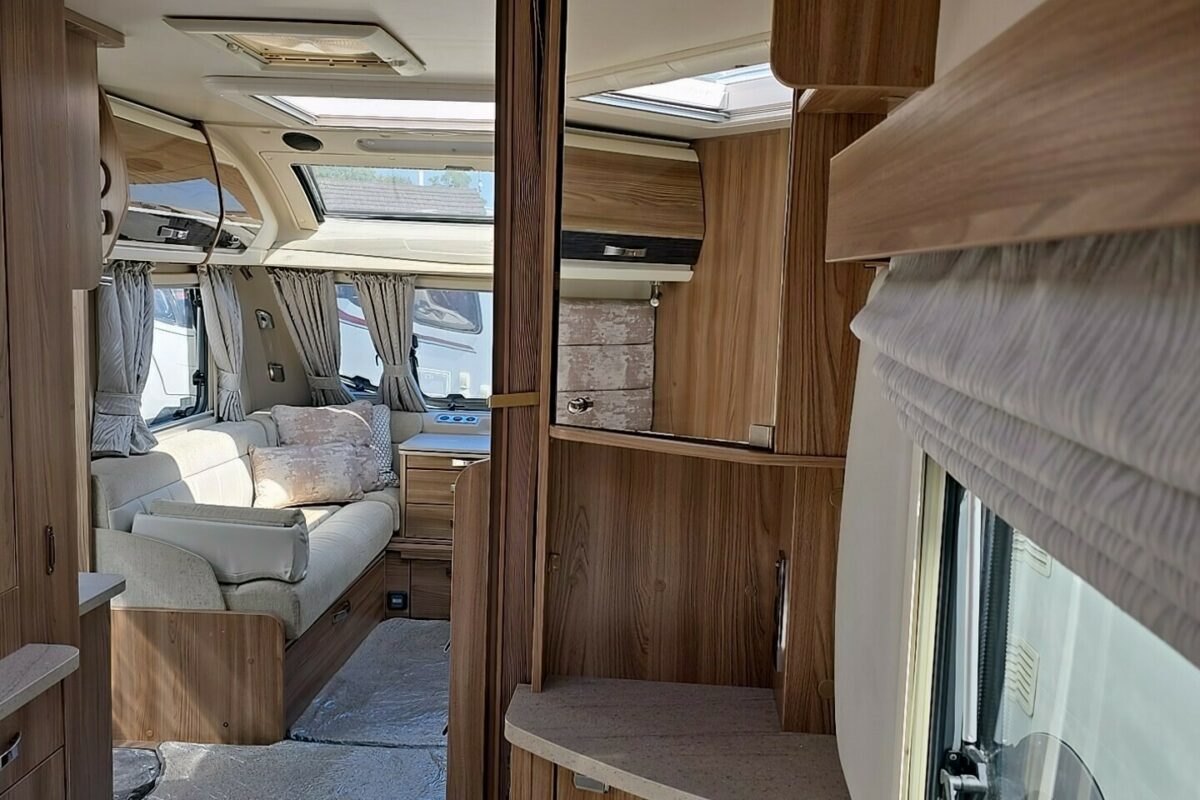 2018 BESSACARR 580 CAMEO BEDROOM