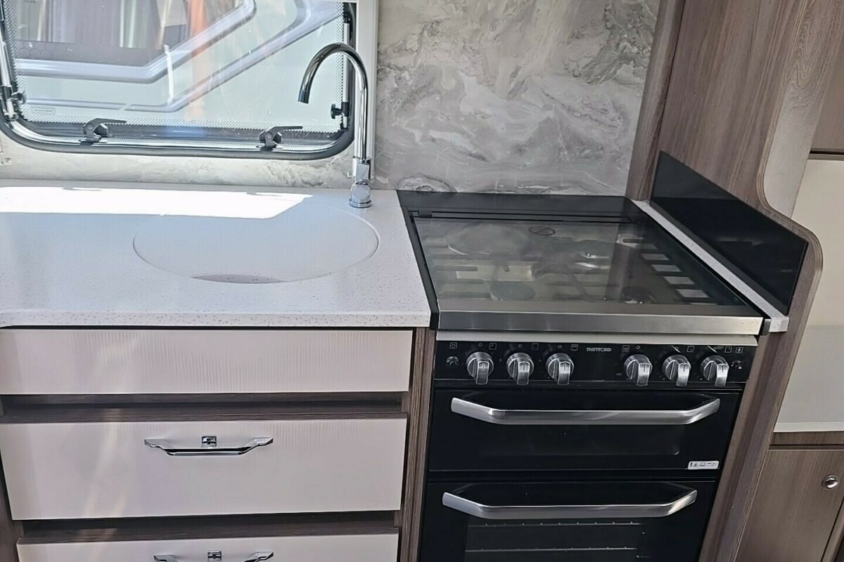 2022 COACHMAN LASER XCEL  COOKER
