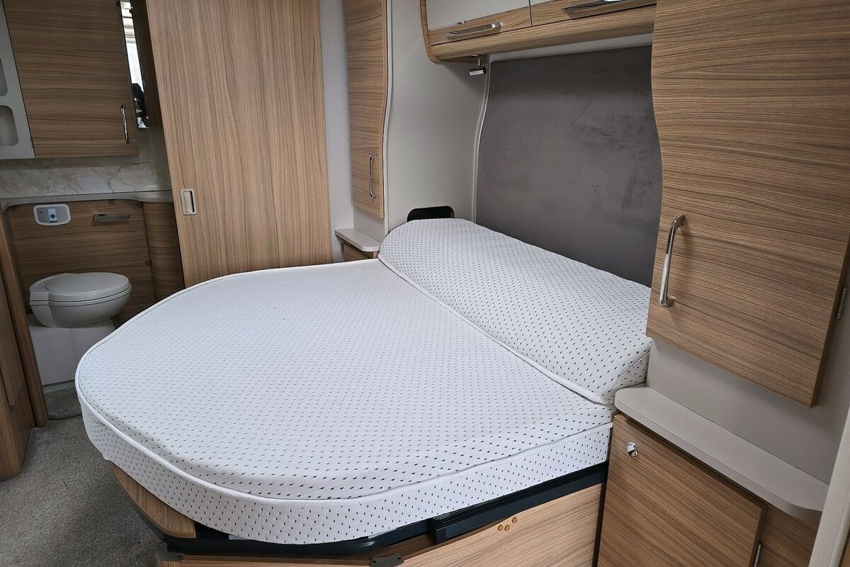2022 BAILEY UNICORN CARTAGENA BED