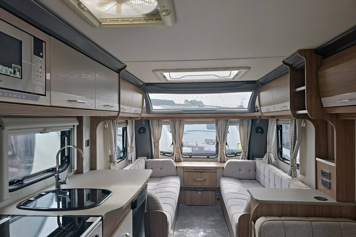 2018 COACHMAN VIP 520 REAR TO FRONT VIEW