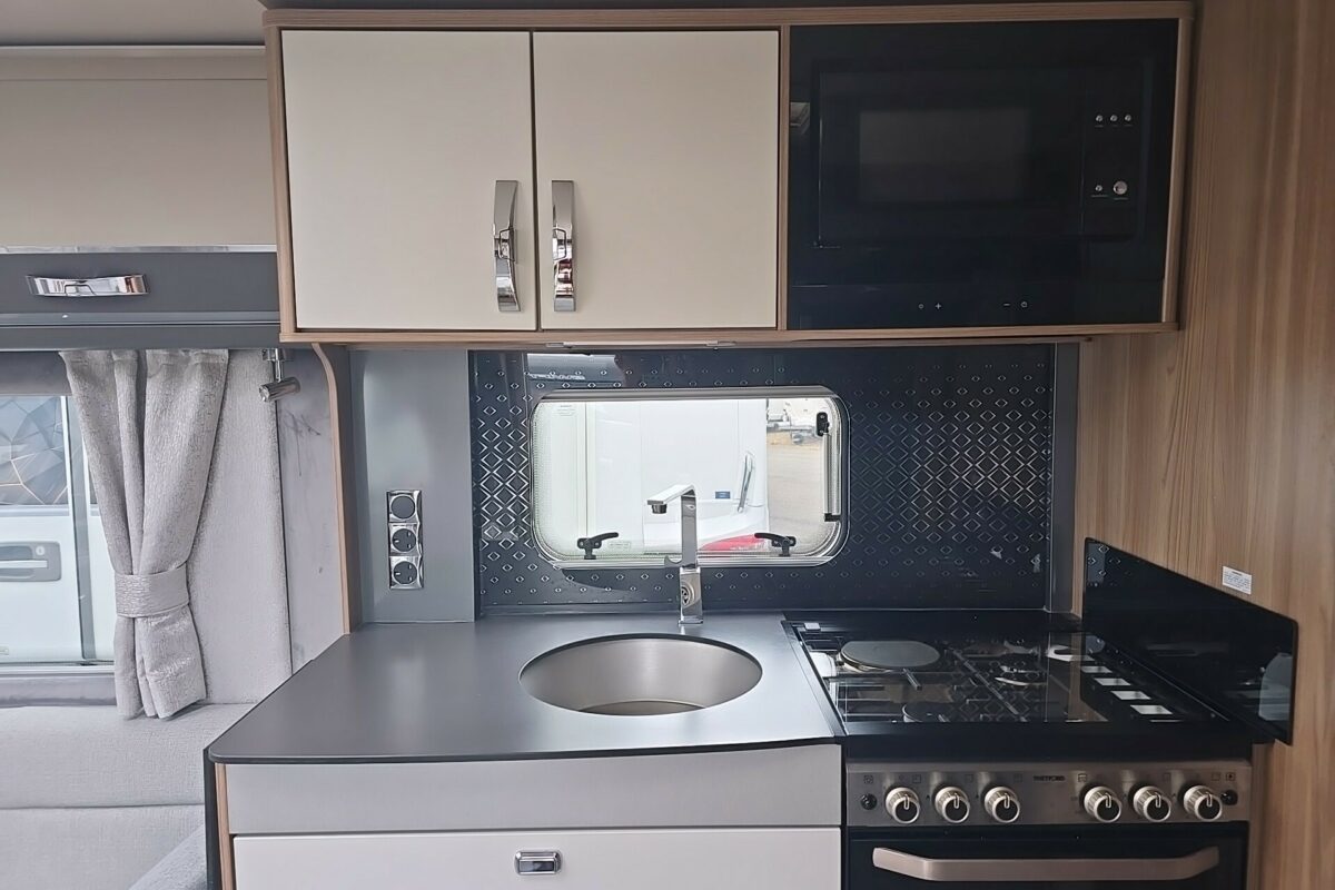 2022 BESSACARR BY DESIGN 835 MICROWAVE