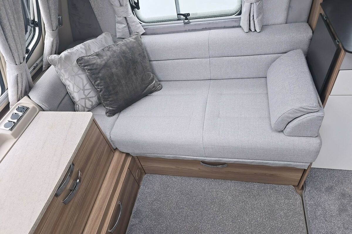 2022 BESSACARR BY DESIGN 835 SEAT