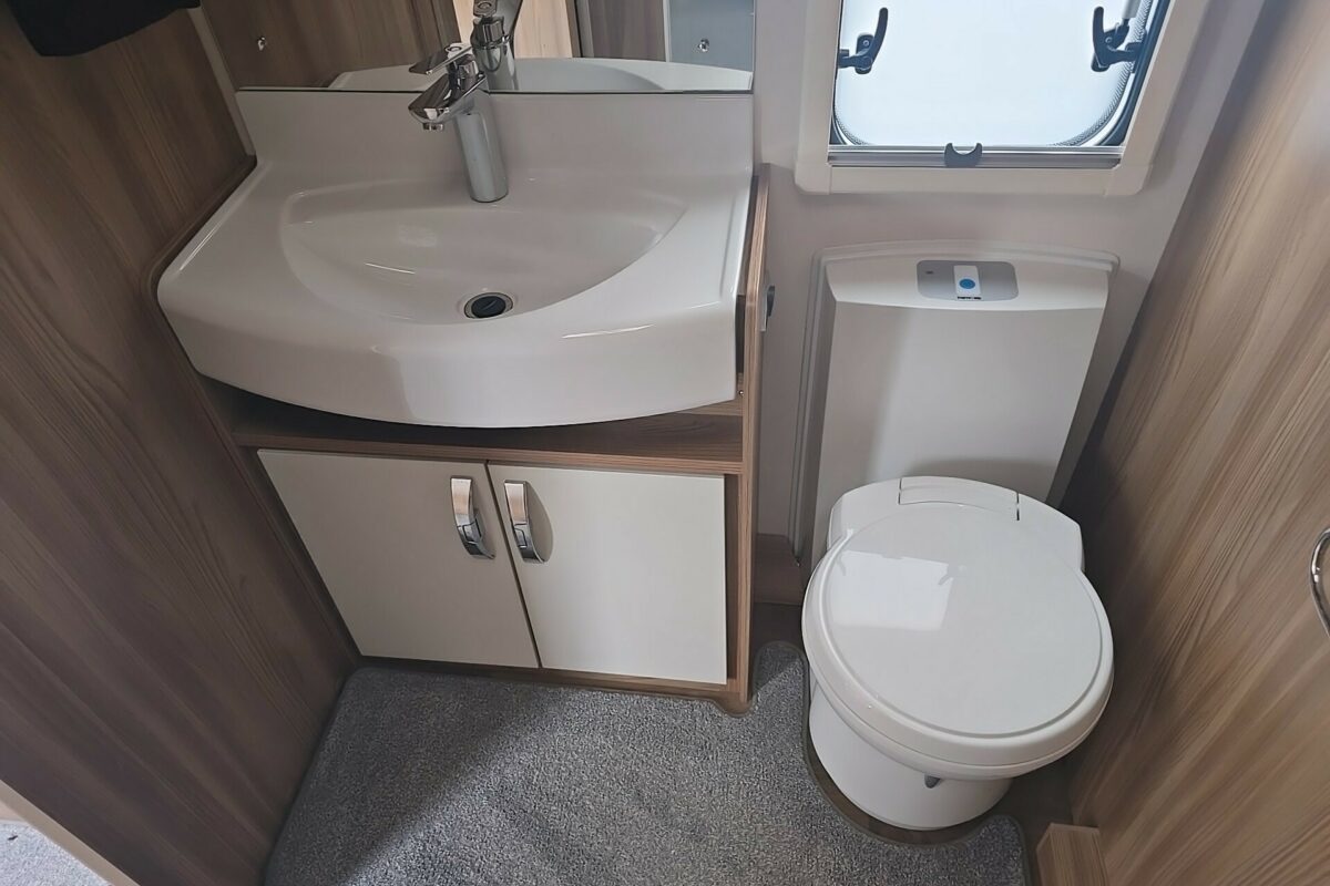 2022 BESSACARR BY DESIGN 835 WASHROOM