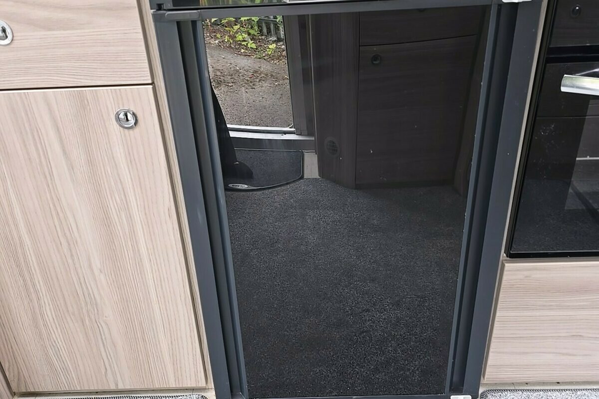 2022 ELDDIS CHATSWORTH 554 FRIDGE