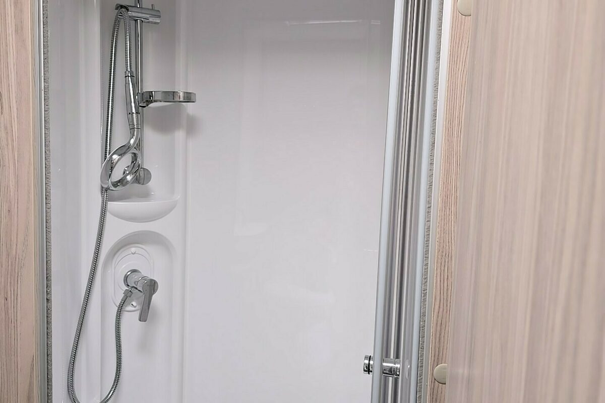 2022 ELDDIS CHATSWORTH 554 SHOWER