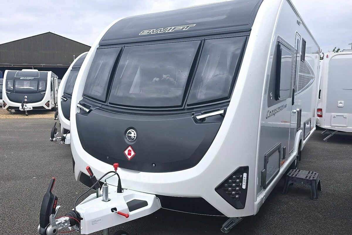 2026 SWIFT CONQUEROR 580 FRONT N/S