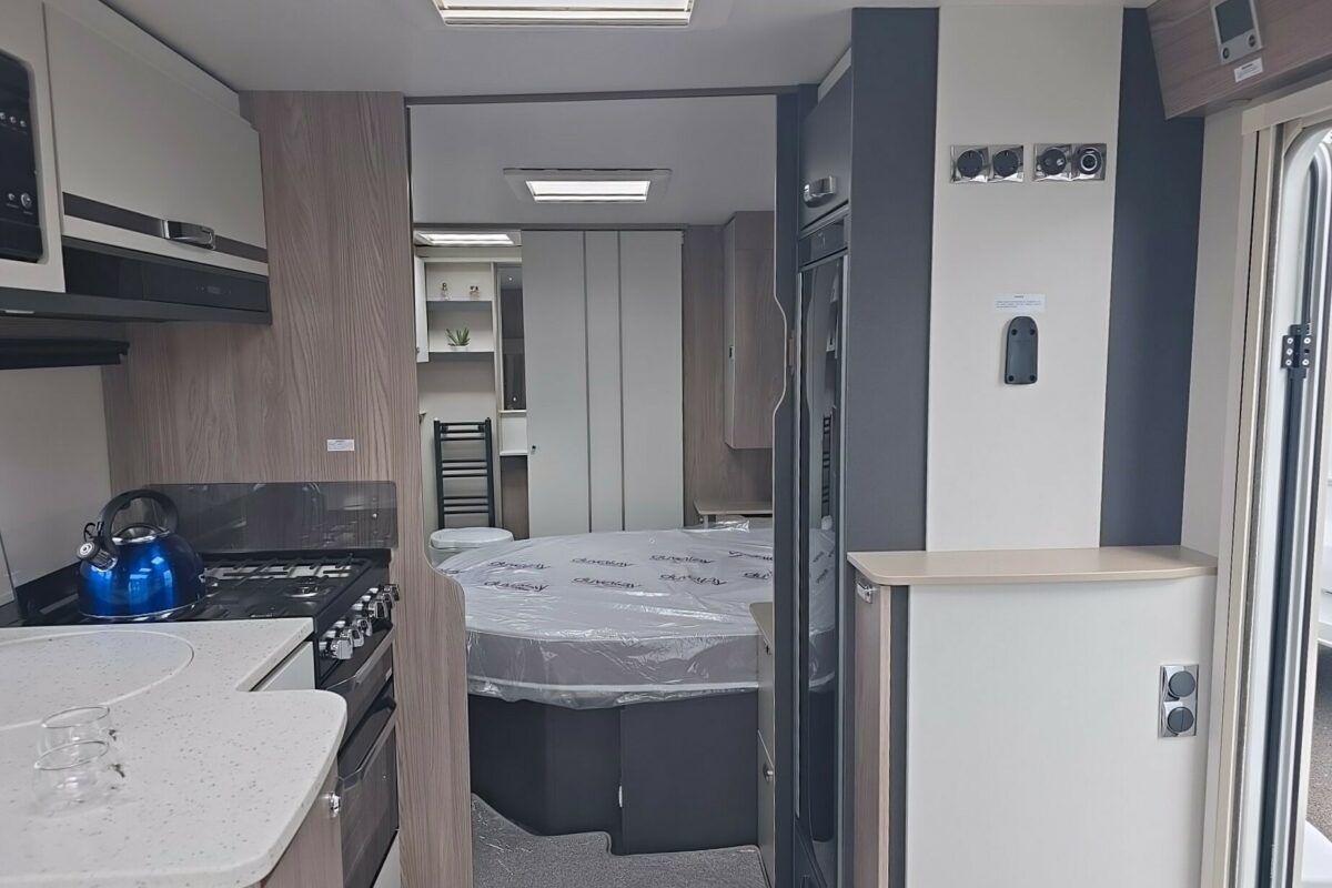 2026 SWIFT CONQUEROR 580 FRONT TO REAR VIEW