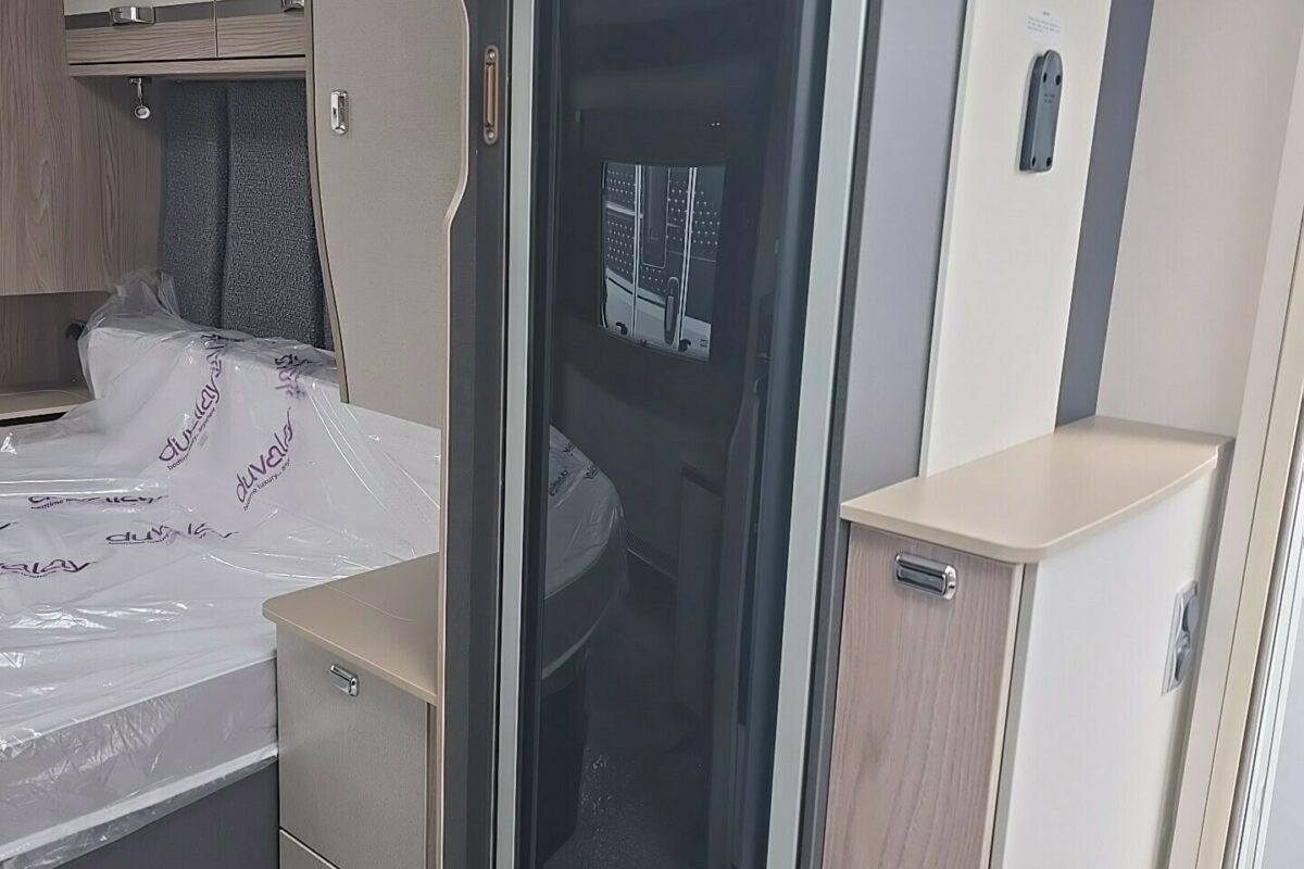 2026 SWIFT CONQUEROR 580 FRIDGE
