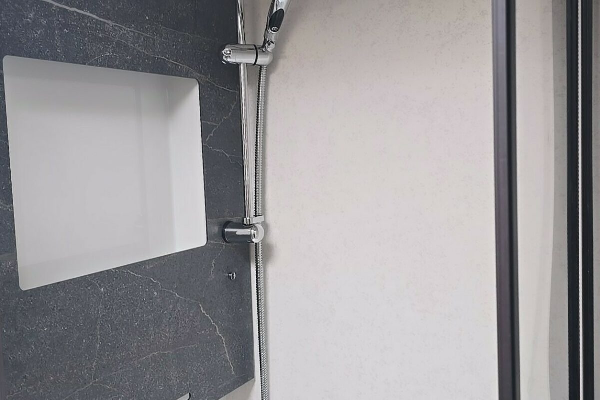 2026 CONQUEROR 560L GRANDE SHOWER