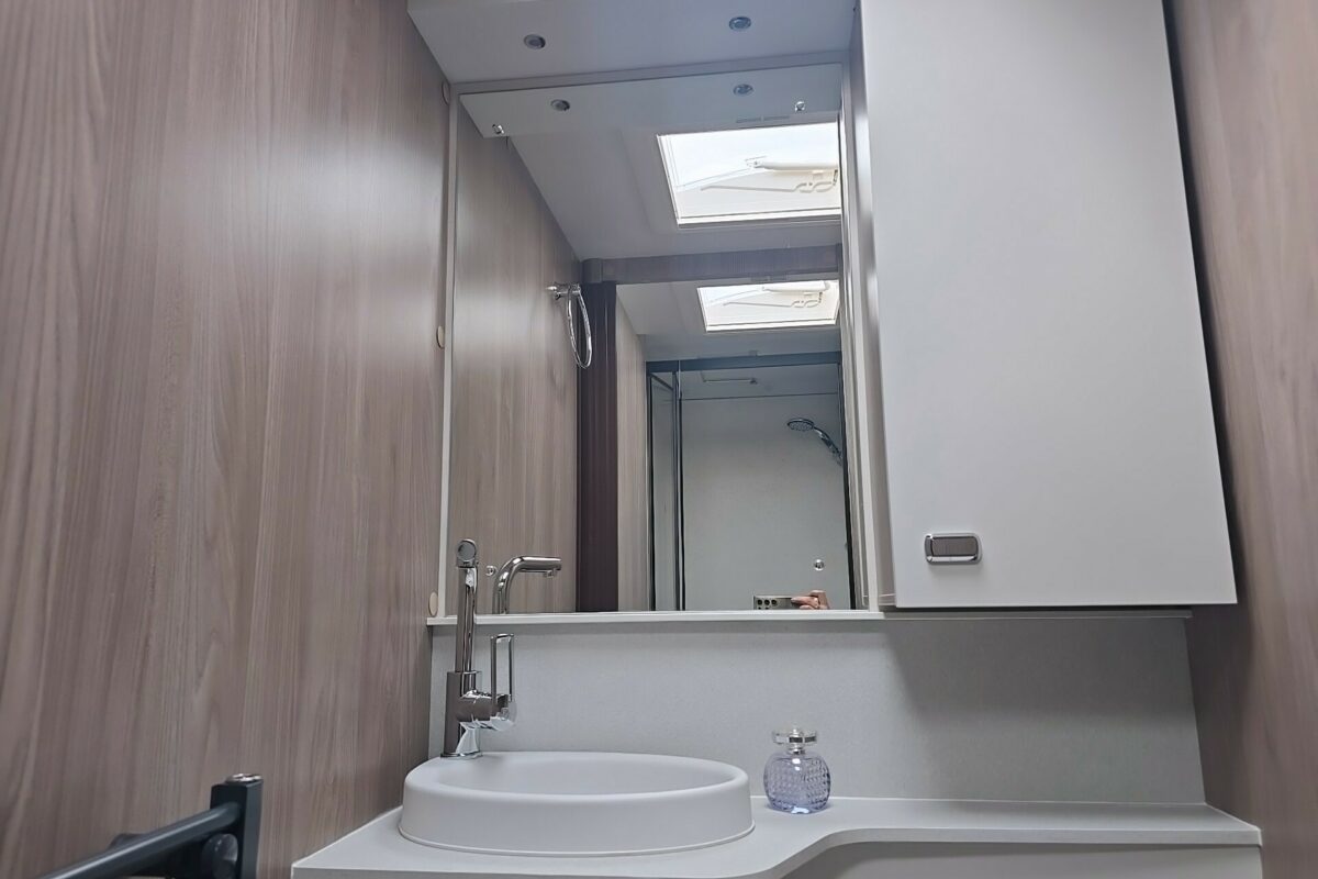 2026 CONQUEROR 560L GRANDE WASHROOM