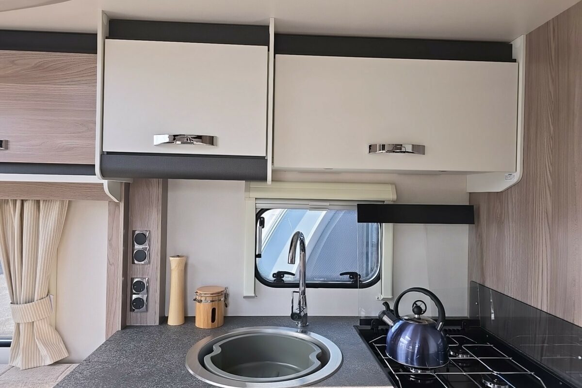 2026 SWIFT SPRITE MAJOR 4 EB KITCHEN