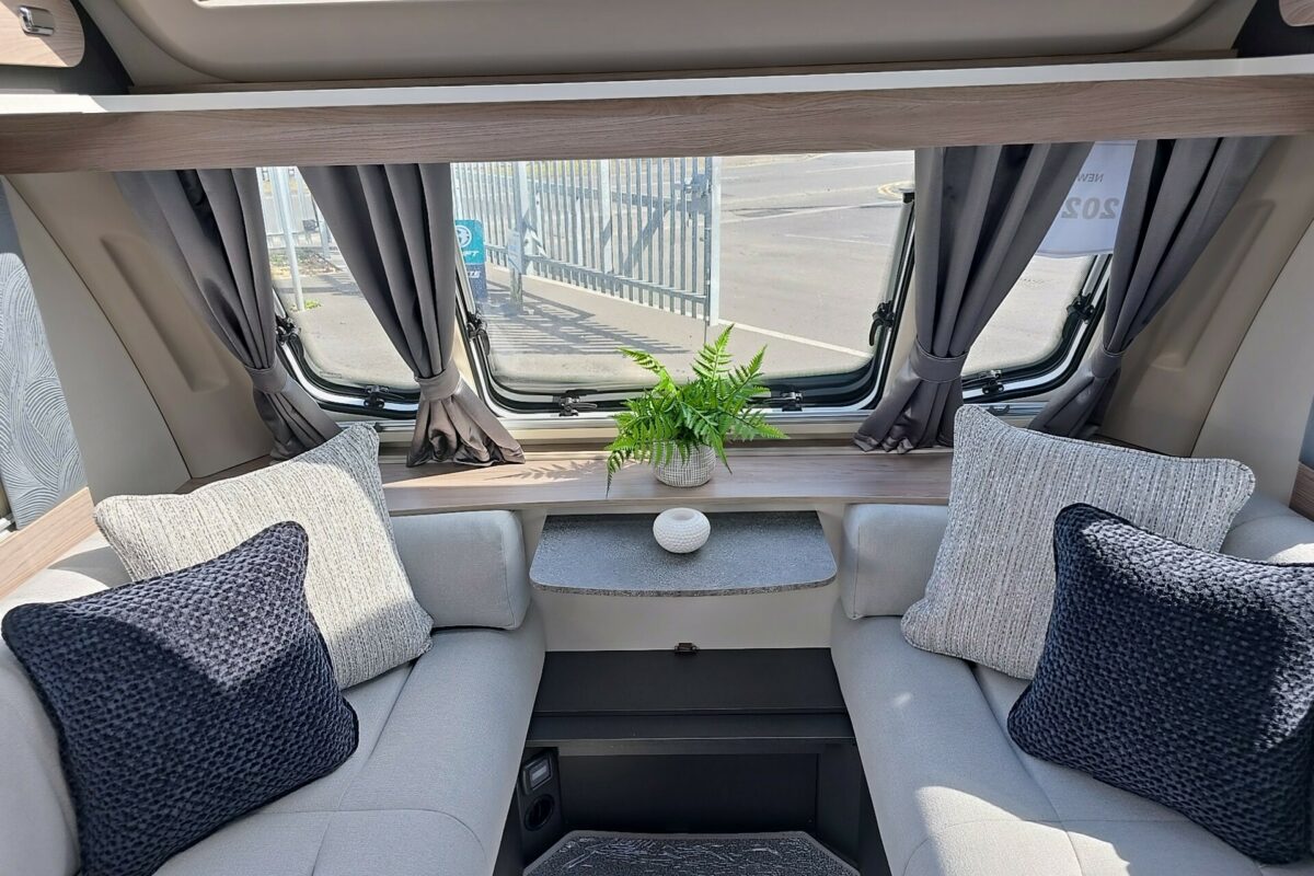 2026 SWIFT CHALLENGER 500 SEATING