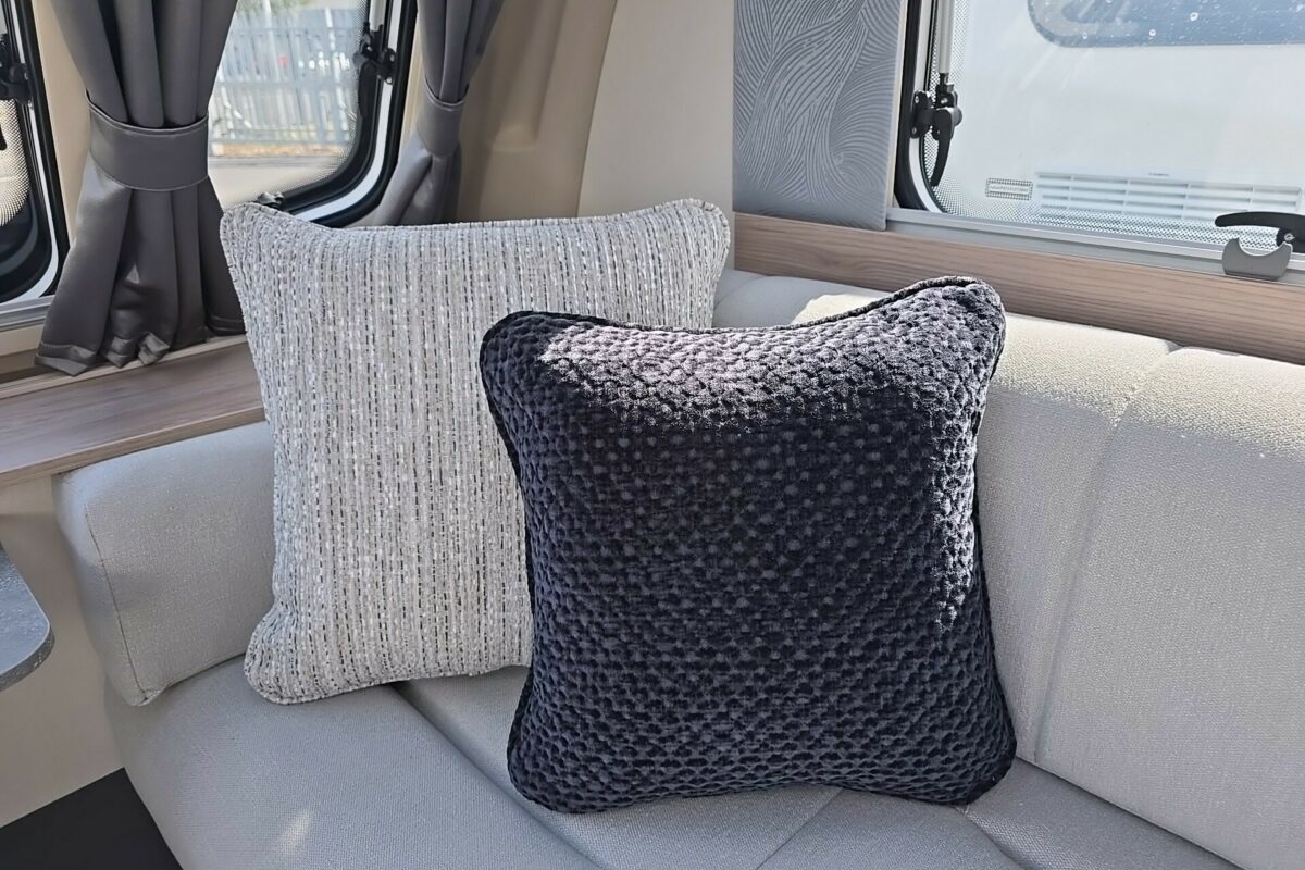 2026 SWIFT CHALLENGER 500 CUSHIONS
