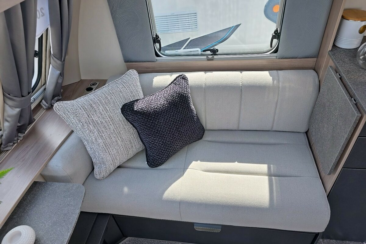2026 SWIFT CHALLENGER 500 SEAT