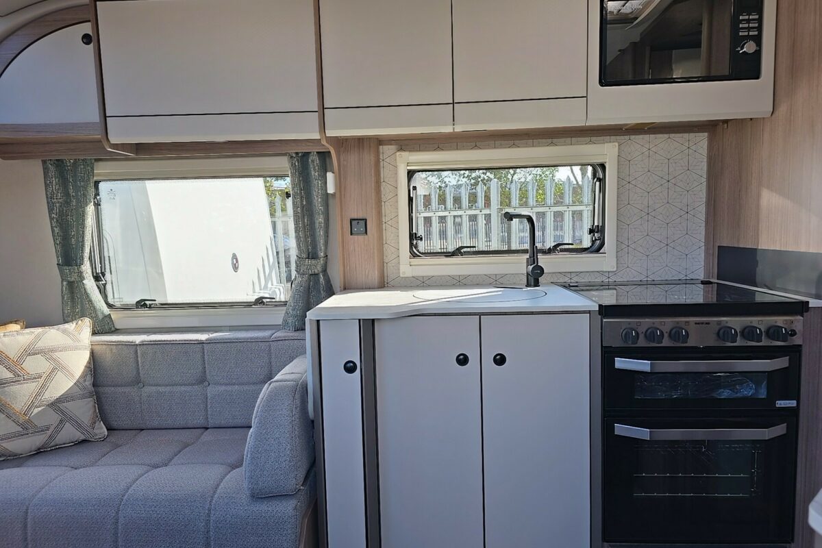2026 COACHMAN ACADIA 545 ENTRANCE
