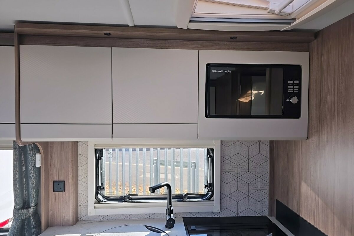 2026 COACHMAN ACADIA 545 MICROWAVE