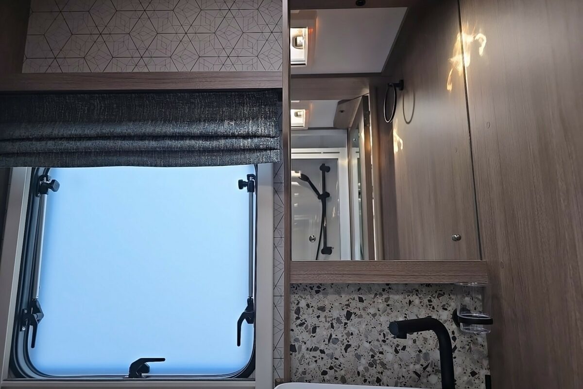 2026 COACHMAN ACADIA 545 WASHROOM