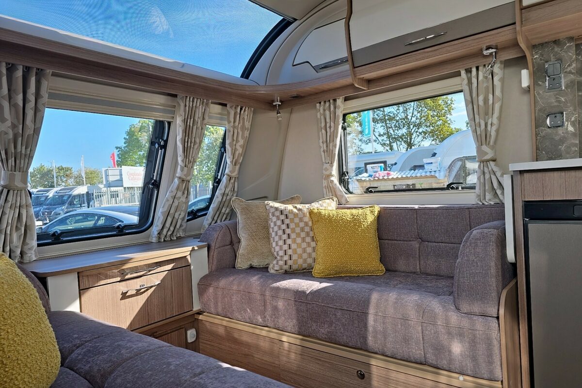 2026 COACHMAN VIP 545 LOUNGE VIEW