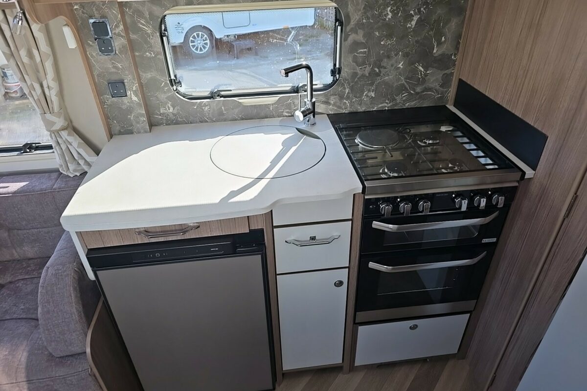 2026 COACHMAN VIP 545 KITCHEN