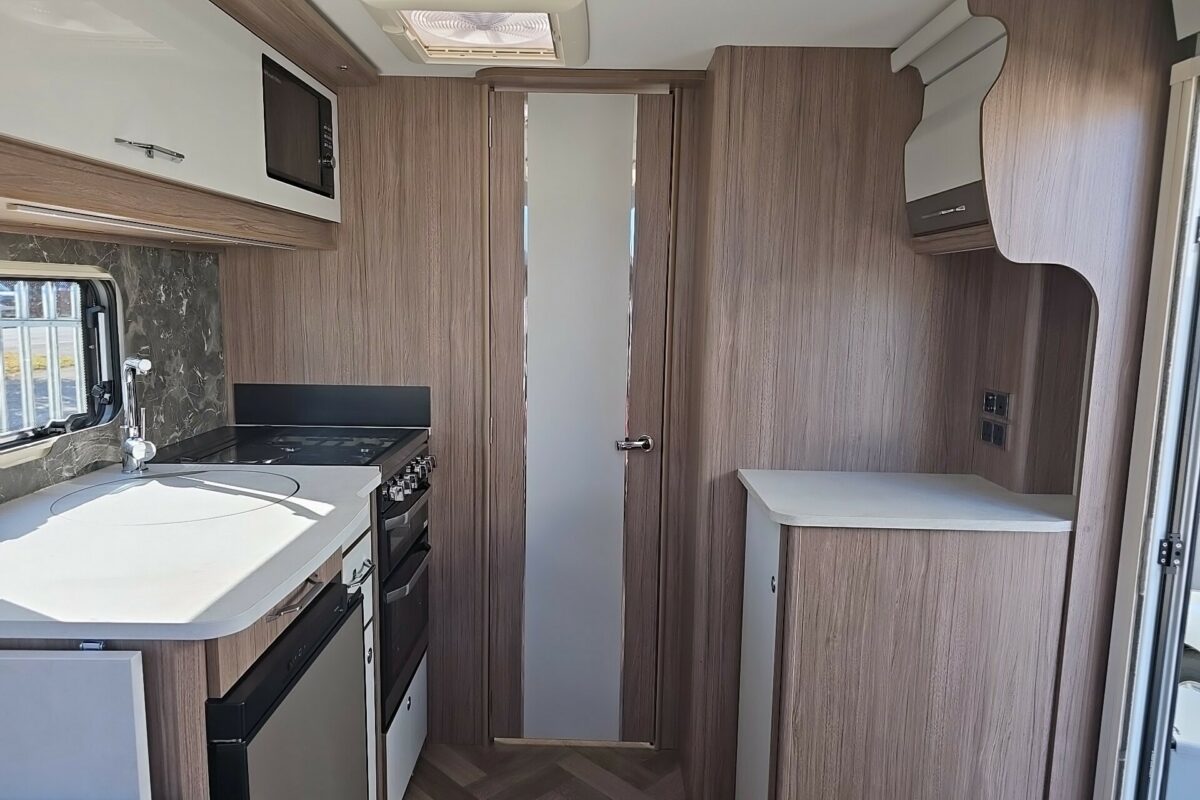 2026 COACHMAN VIP 545 IEW
