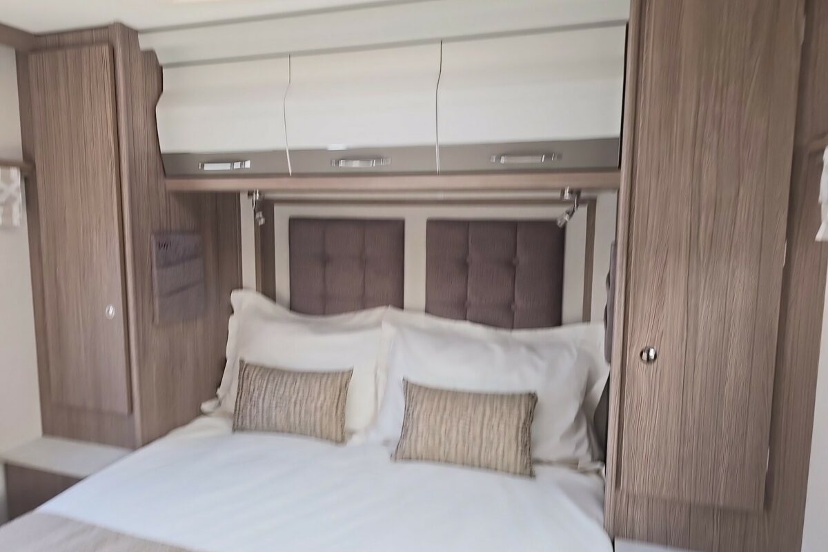 2026 COACHMAN VIP 545 BEDROOM