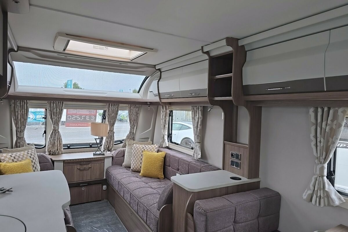 2026 COACHMAN VIP 520 VIEW