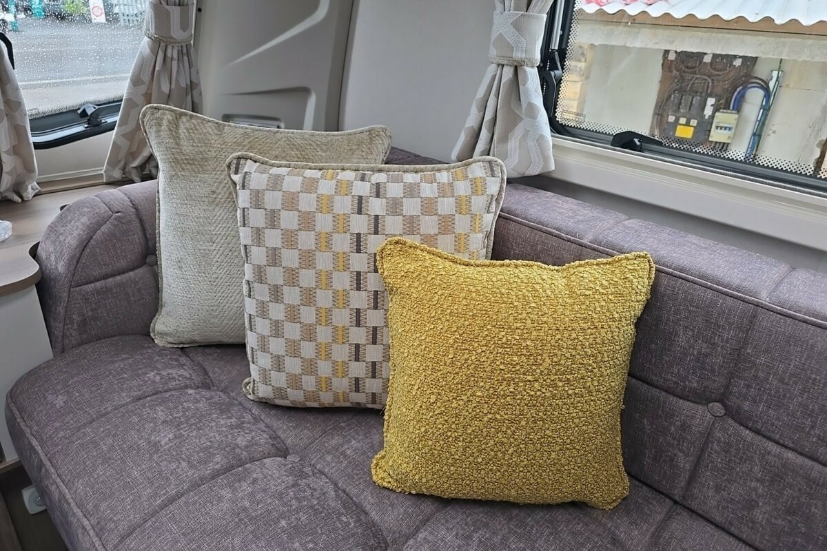 2026 COACHMAN VIP 520 CUSHIONS