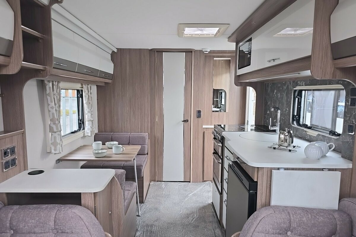 2026 COACHMAN VIP 520 VIEW