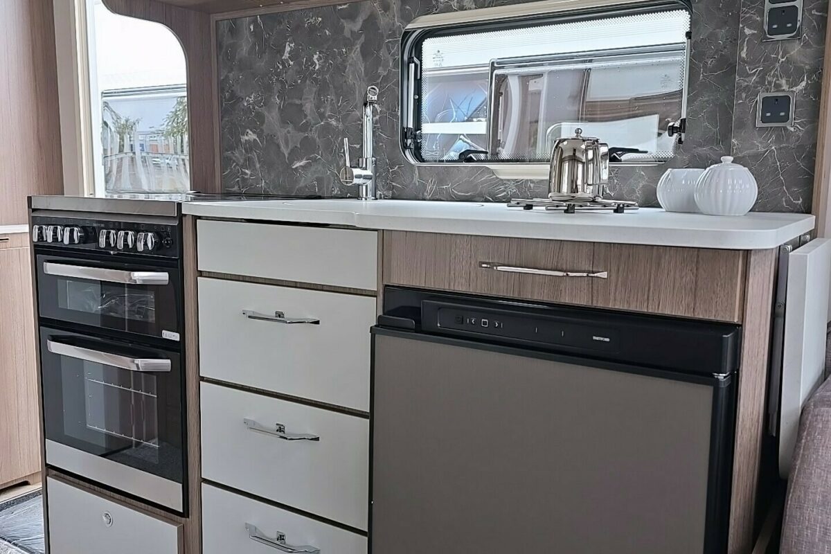 2026 COACHMAN VIP 520 KITCHEN