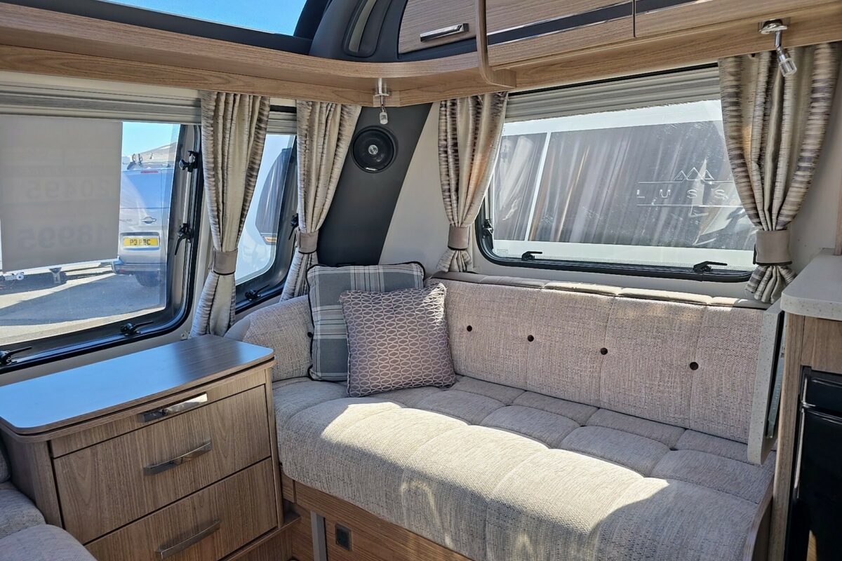 2017 COACHMAN VIP 545 SEAT