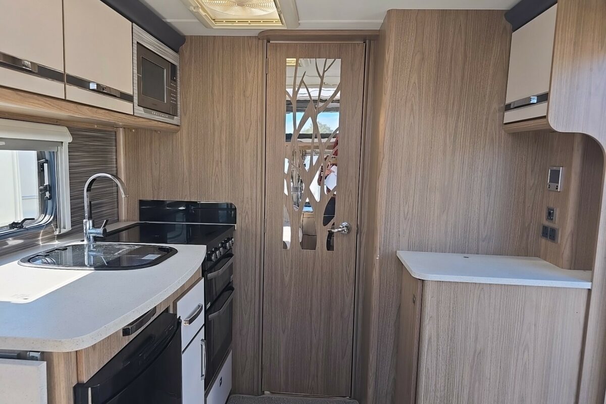 2017 COACHMAN VIP 545 VIEW