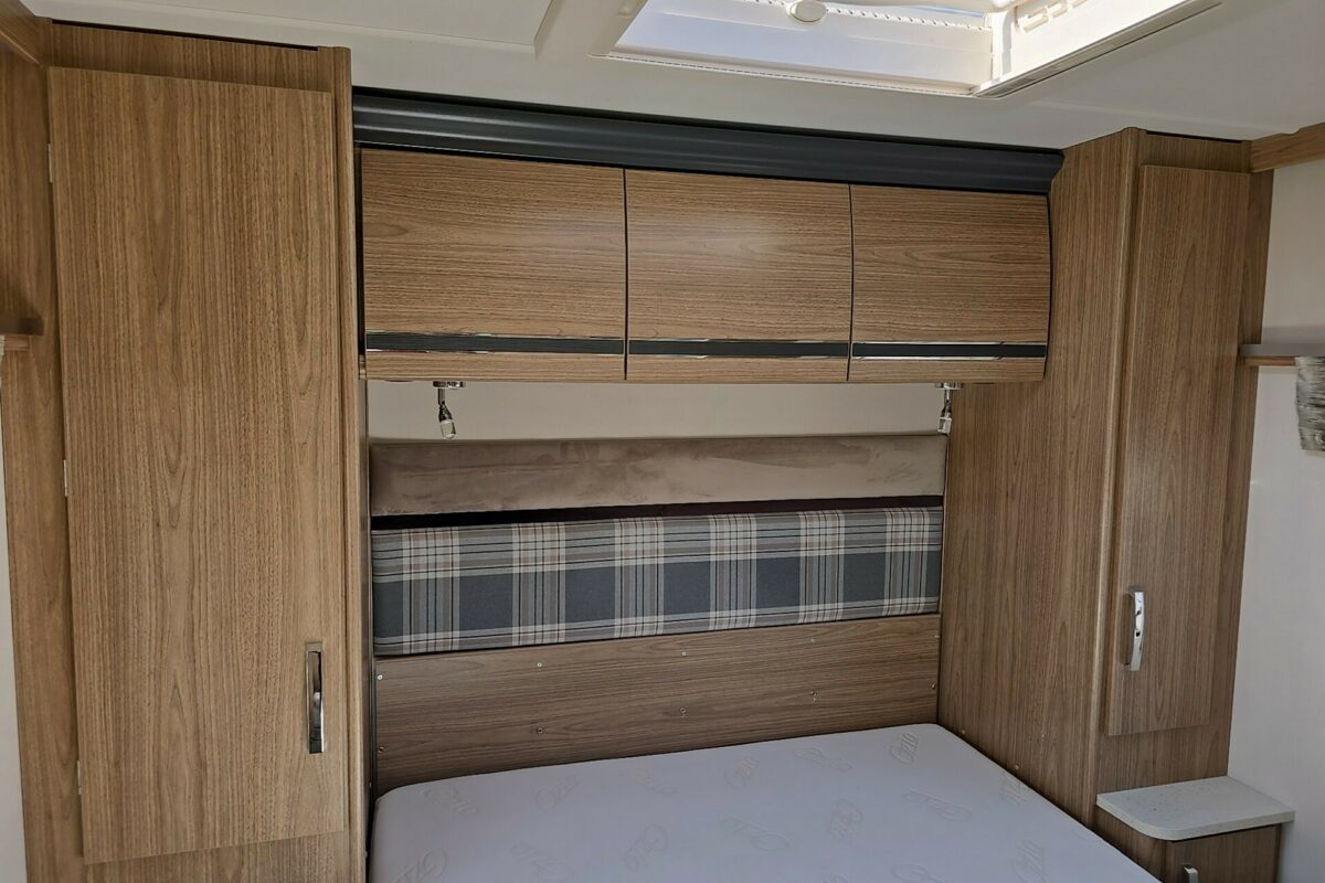 2017 COACHMAN VIP 545 BEDROOM