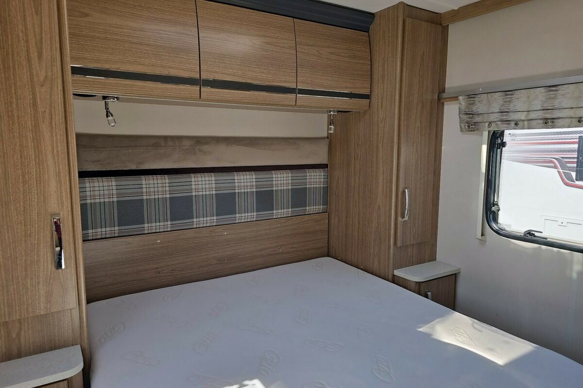 2017 COACHMAN VIP 545 BEDROOM