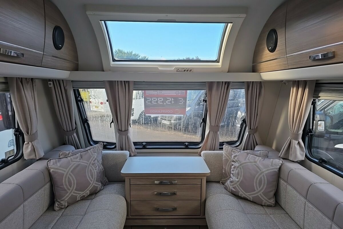 2020 COMPASS CAPIRO 520 LOUNGE